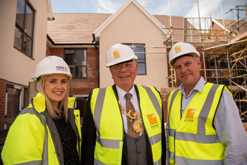 DeewaterGrange_PR-15 Mayor of Chester Alec Black visits Care UK newest site Deewater Grange in Huntington Chester pictured with Richard Dixon Metnor.
